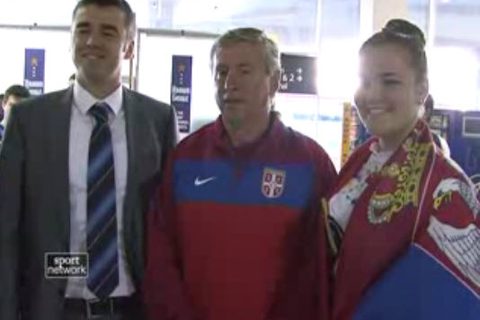 navijaci-srbije-na-aerodromu-u-melburnu