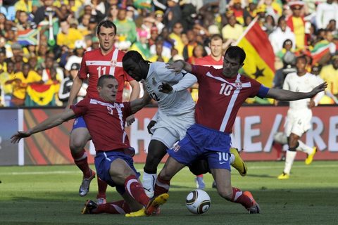 Nemanja Vidić, Milijas i Stankovic na utakmici Srbija-Gana