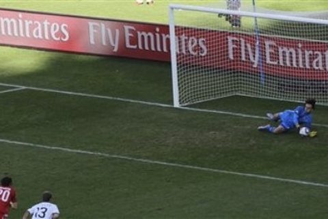 Vladimir Stojković brani penal