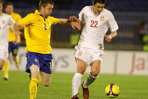 Zdravko Kuzmanovic fudbaler reprezentacije Srbije na prijateljskoj utakmici protiv Svedske na stadionu Partizana 1.4.2009: wallpaper, pozadina, poster za desktop 1000x821